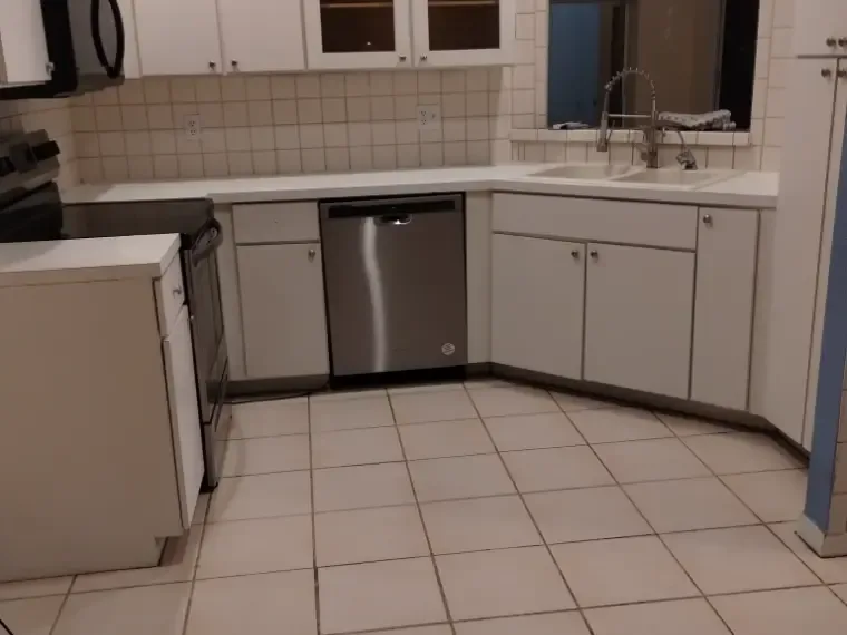 Empty kitchen cleaned top to bottom for a move-out
