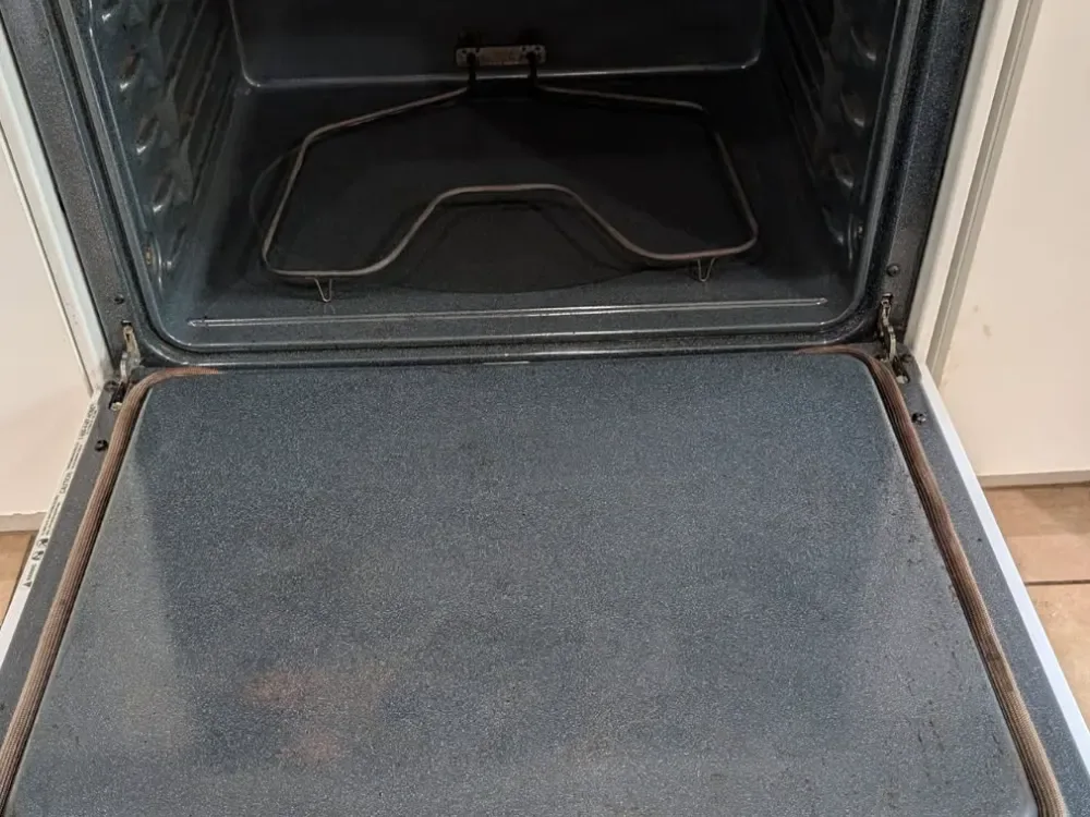 The same oven back to clean enamel after a deep clean